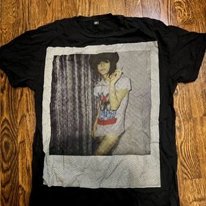 Hot girl, Polaroid T-shirt